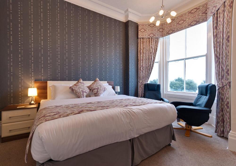 Lauriston & Lawton Court Hotel Llandudno Bagian luar foto