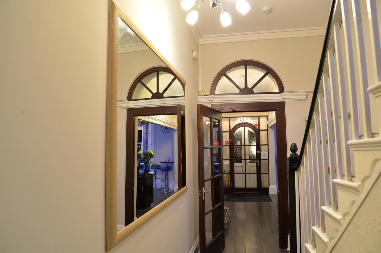 Lauriston & Lawton Court Hotel Llandudno Bagian luar foto