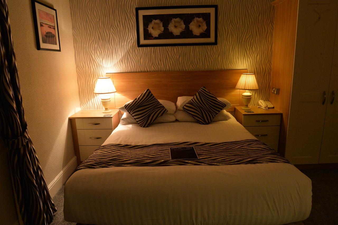 Lauriston & Lawton Court Hotel Llandudno Bagian luar foto