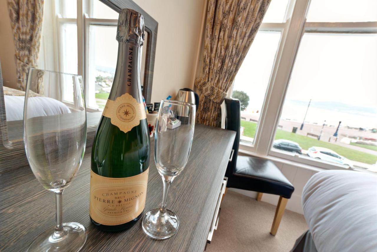 Lauriston & Lawton Court Hotel Llandudno Bagian luar foto
