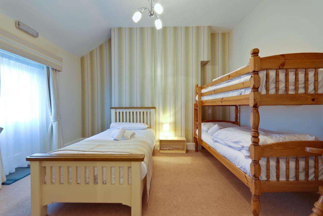 Lauriston & Lawton Court Hotel Llandudno Bagian luar foto