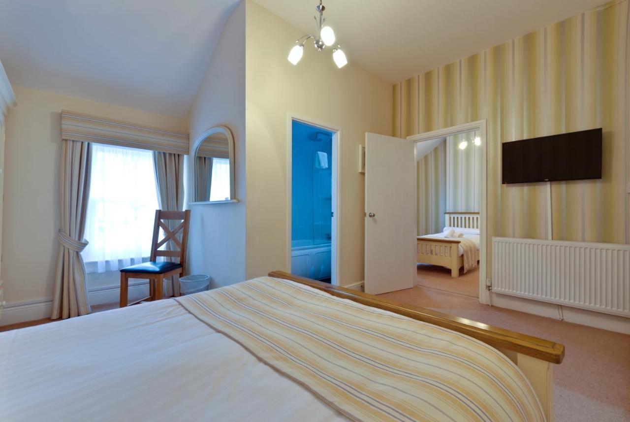 Lauriston & Lawton Court Hotel Llandudno Bagian luar foto