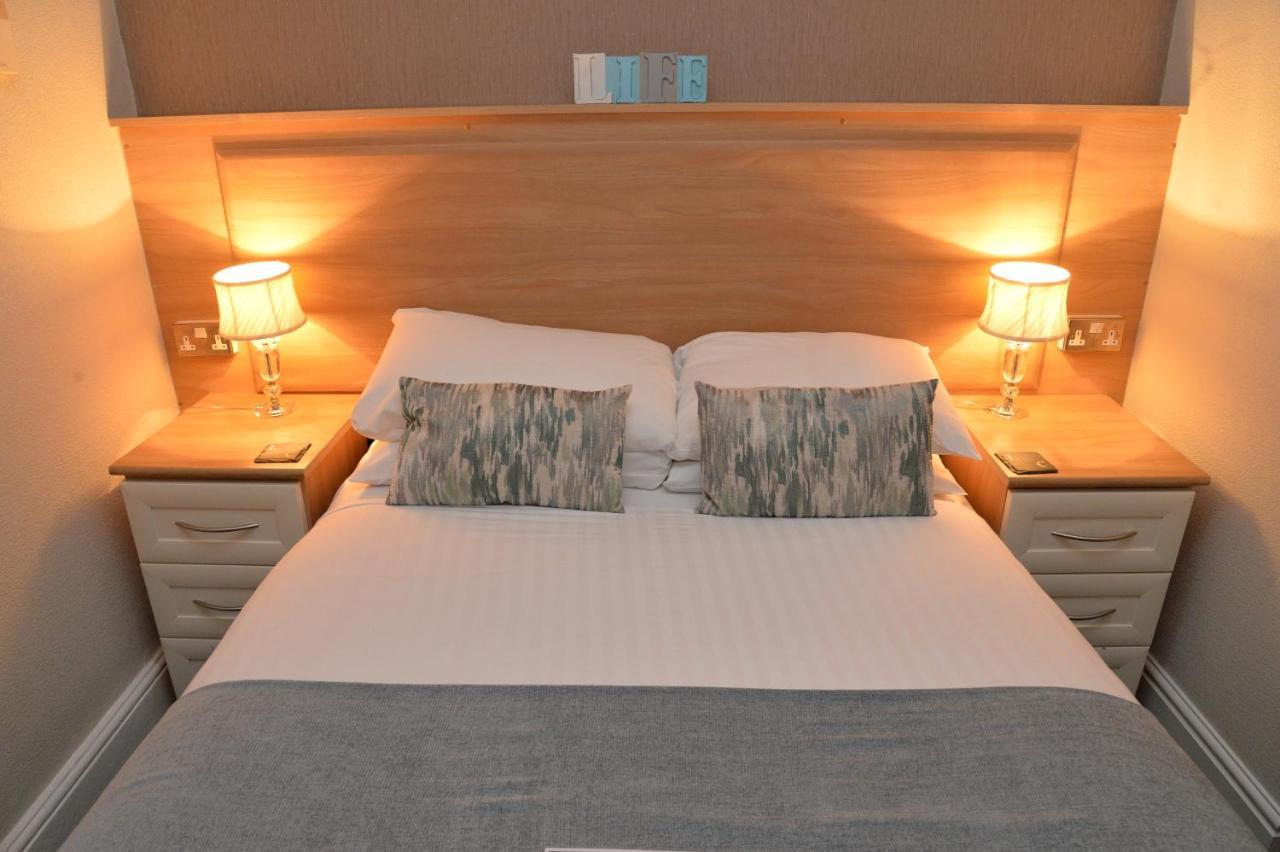 Lauriston & Lawton Court Hotel Llandudno Bagian luar foto