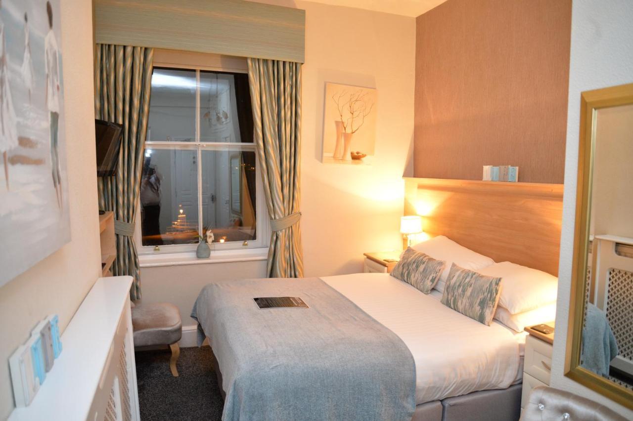 Lauriston & Lawton Court Hotel Llandudno Bagian luar foto