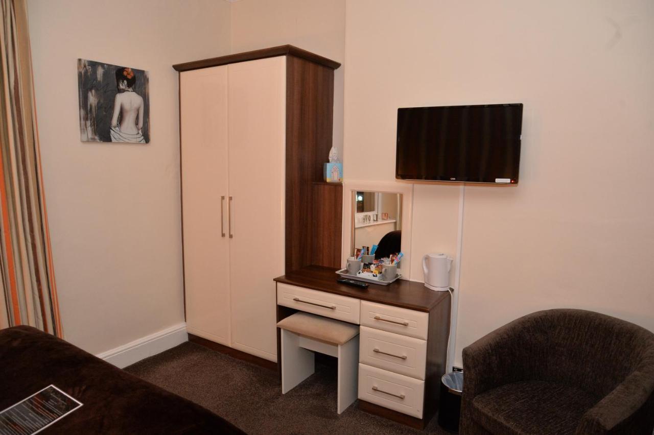 Lauriston & Lawton Court Hotel Llandudno Bagian luar foto