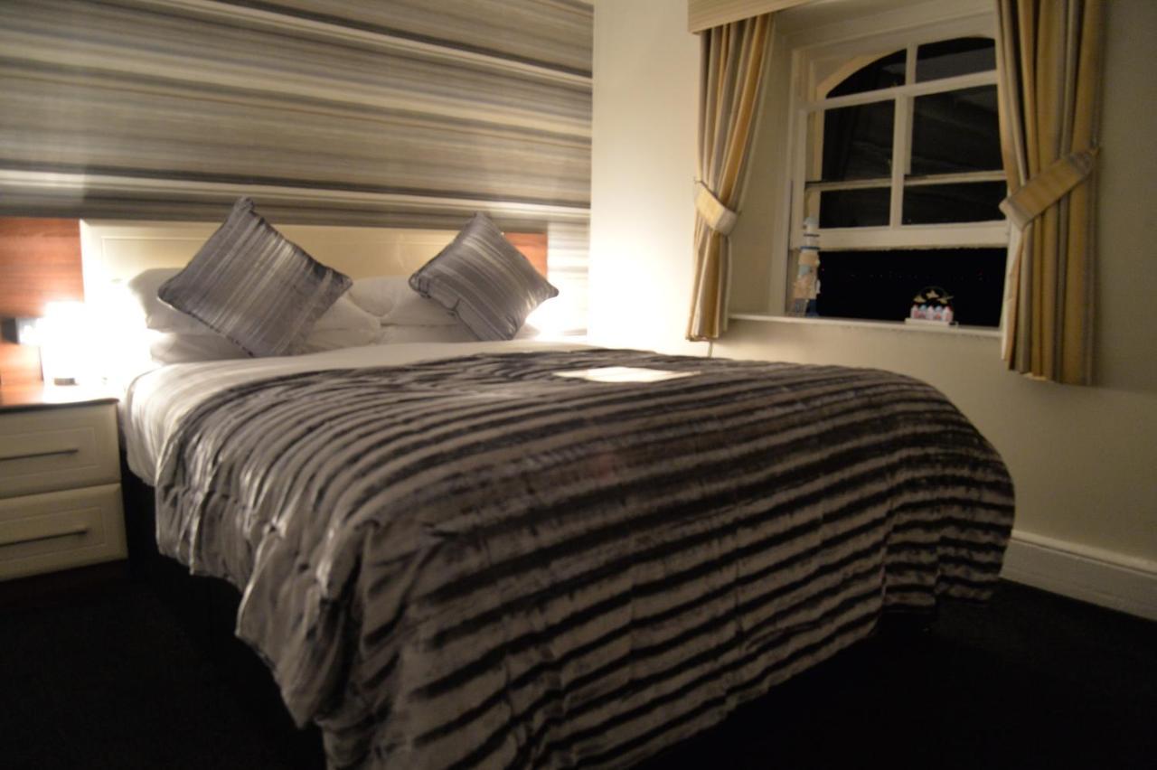 Lauriston & Lawton Court Hotel Llandudno Bagian luar foto